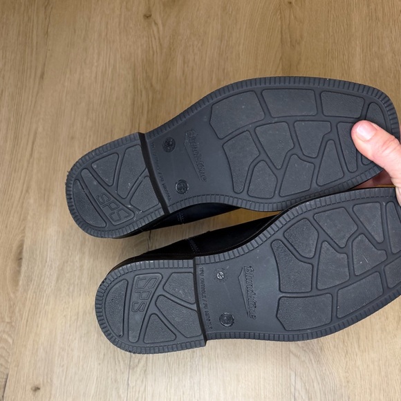 Brand new without box Chelsea blundstone boots - Picture 3 of 6